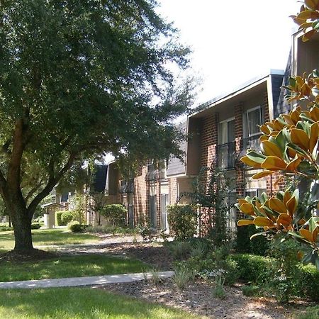 Concrete Suite 5 Min Walk To Shands Uf Gainesville Buitenkant foto