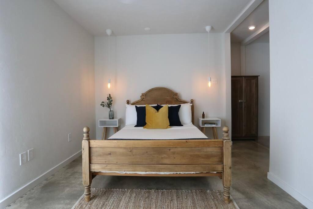 Concrete Suite 5 Min Walk To Shands Uf Gainesville Buitenkant foto