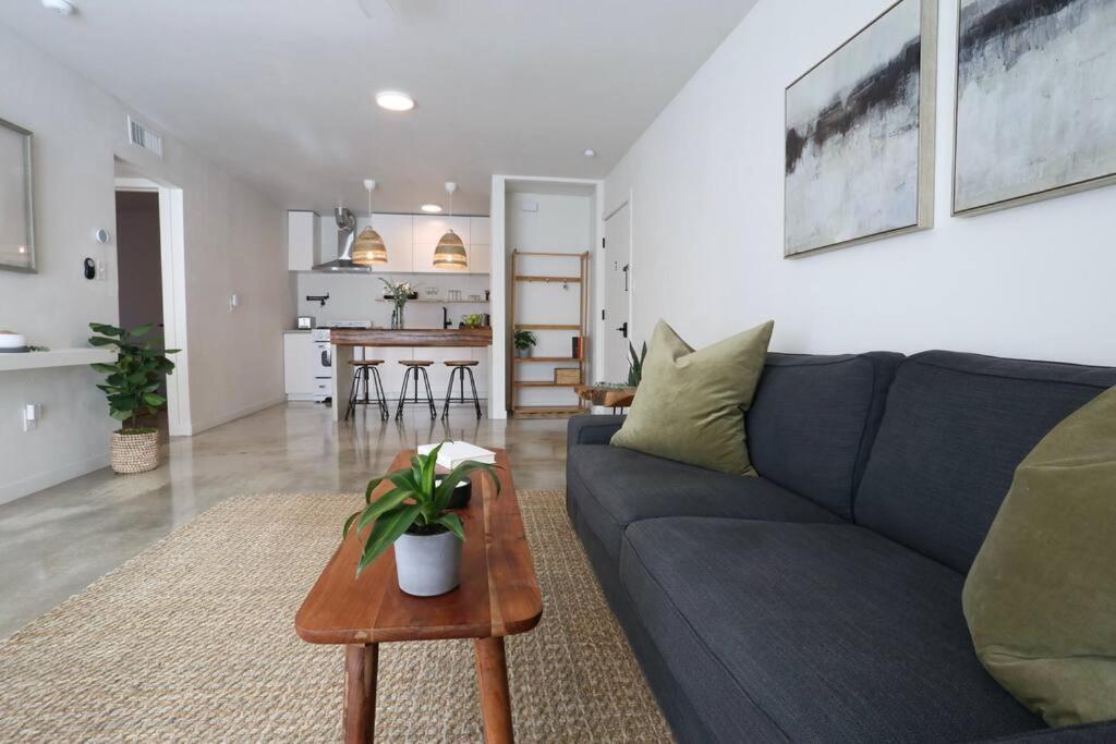Concrete Suite 5 Min Walk To Shands Uf Gainesville Buitenkant foto